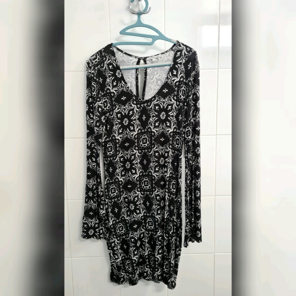 Dress with bell sleeves